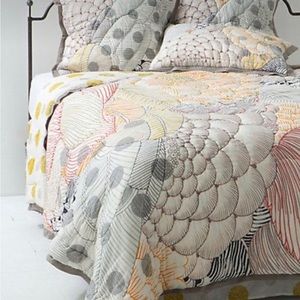 Anthropologie King Quilt & 5 Shams